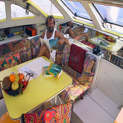 ANTOINE A TAHITI SUR SON BATEAU COOL TOUJOURS.